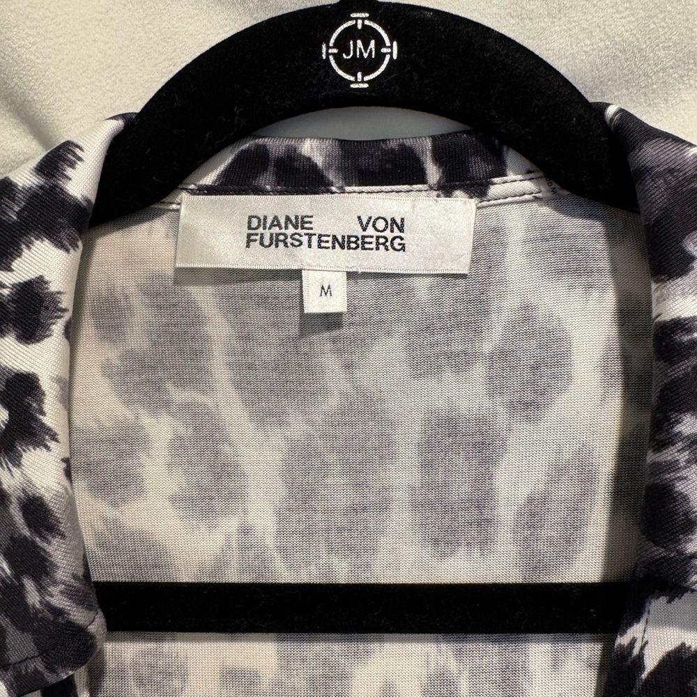 Diane Von Furstenburg Silk Jersey Leopard Print Wrap Dress - Picture 2 of 10
